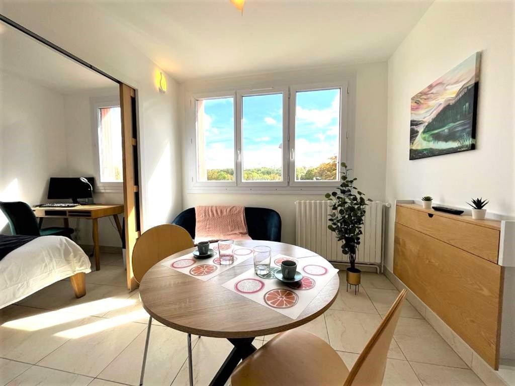 Le Prasino - Paisible Appartement Proche Rer - Bail Mobilite Massy  Exterior photo